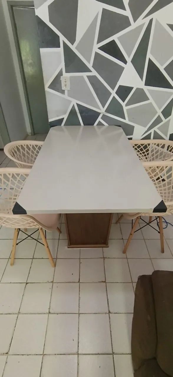 Vendo mesa com 4 cadeiras  - Foto 3