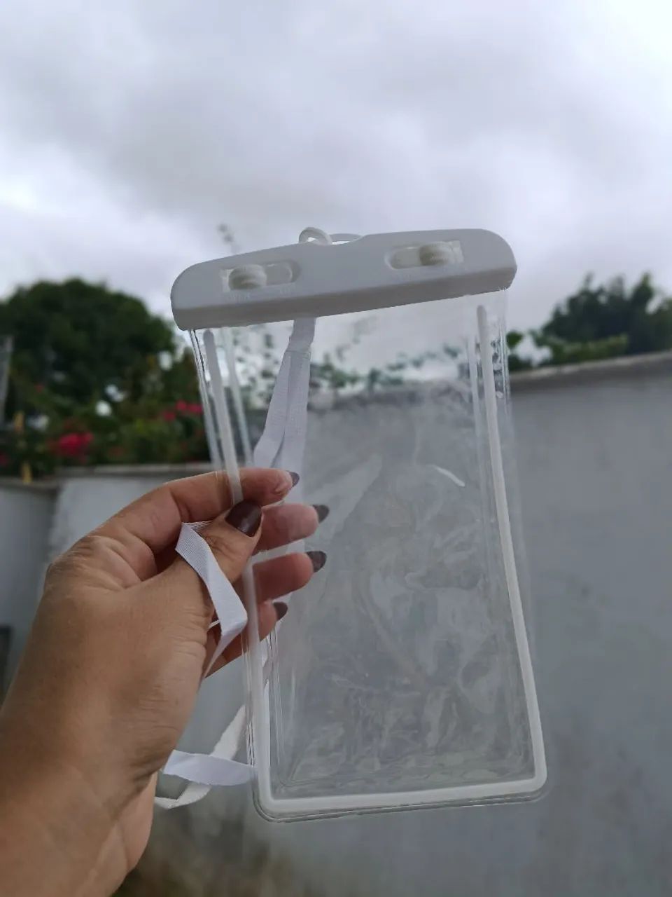 Capinha Impermeável para Celular - Foto 5