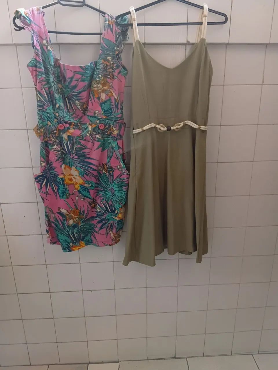 Vestidos: lote com 10 tamanhos e modelos variados  - Foto 3