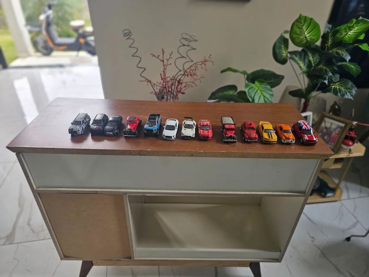 Carrinho de metal escala 1/34  20,00 unidades  - Foto 2