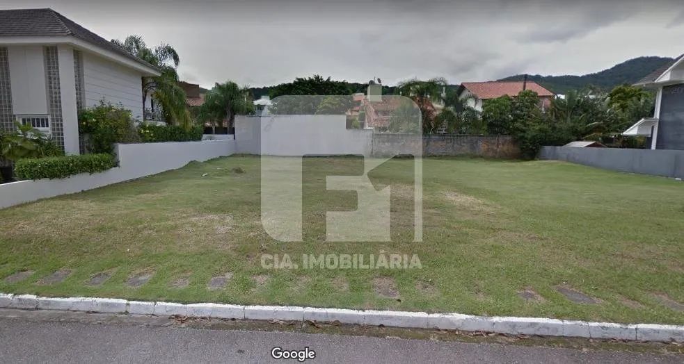 Lote plano à venda no Saulo Ramos