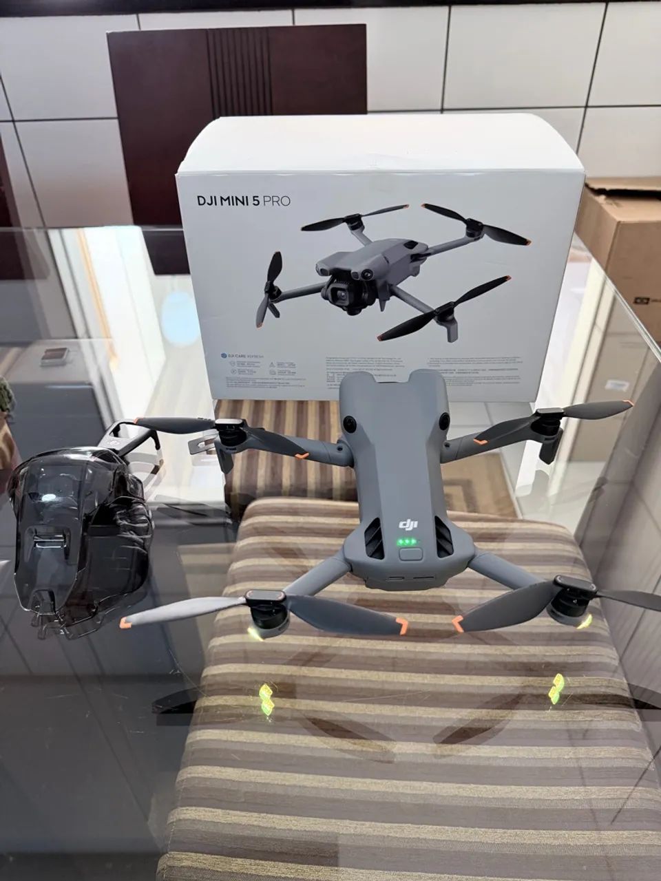 SOMENTE O DRONE DJI MINI 5 PRO - IMPECÁVEL  - Foto 4