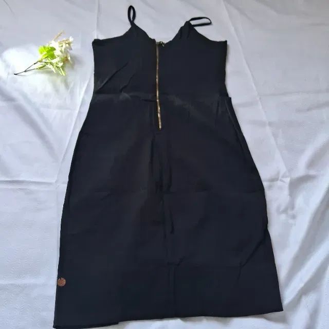 Vestido Preto Clássico de Alcinhas - Foto 2