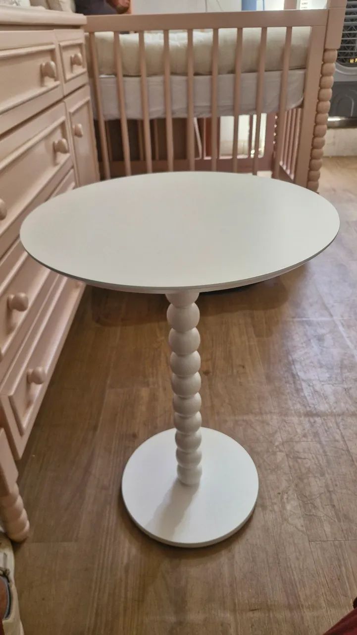 Mesa lateral bolinhas