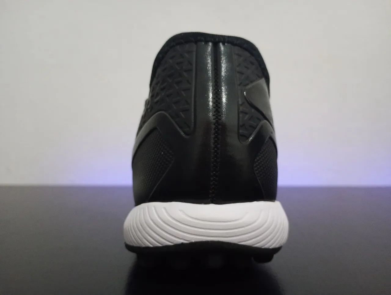 Chuteira Umbro Chrome Society-39(nunca usada) - Foto 5