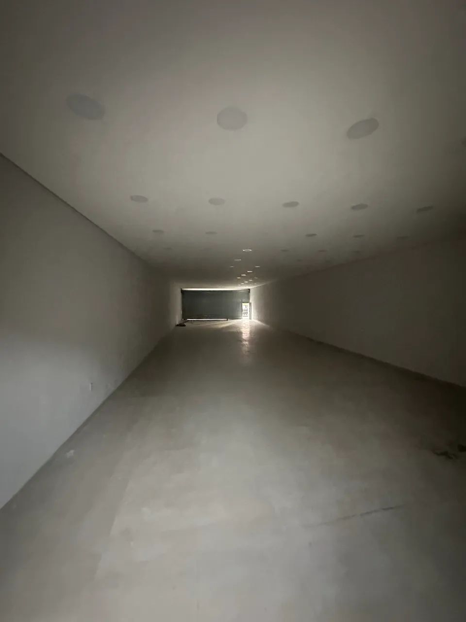 Aluguel. Loja / Ponto comercial. 200 m2. Av Pedro Aldemar Bantin.  - Foto 9