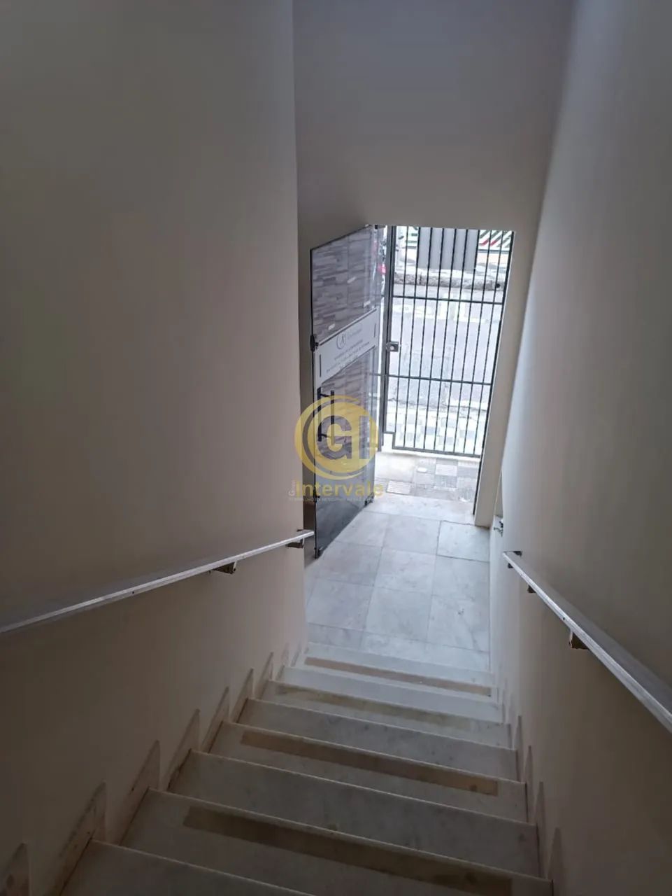 PONTO COMERCIAL NO CENTRO DE JACAREÍ/SP: Espaço Funcional e Bem Localizado! - Foto 3
