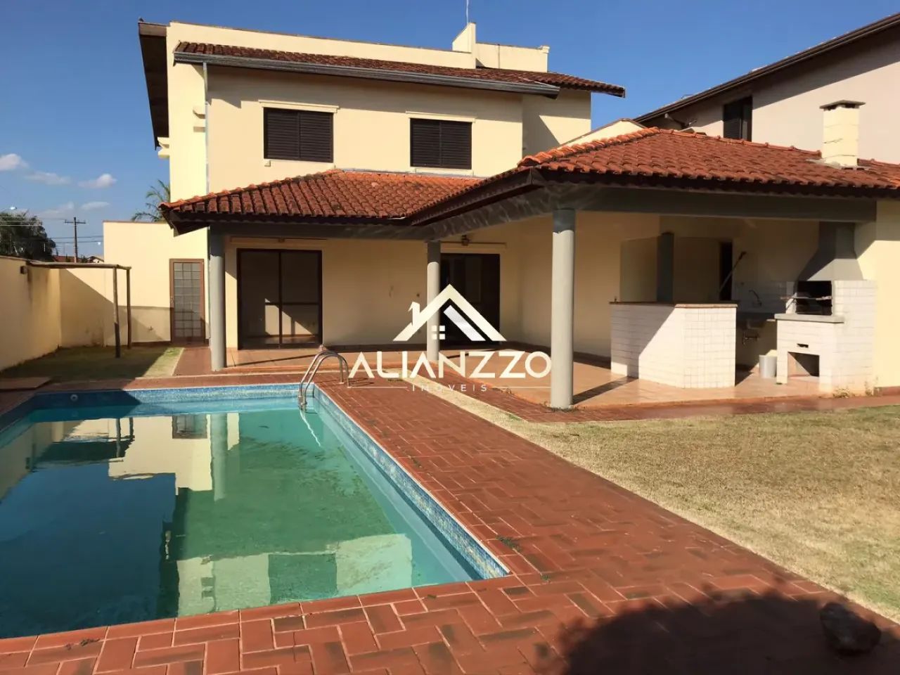Sobrado para Locação no Condominio Santa Helena em Ribeirão Preto/SP. Alianzzo Imóveis.