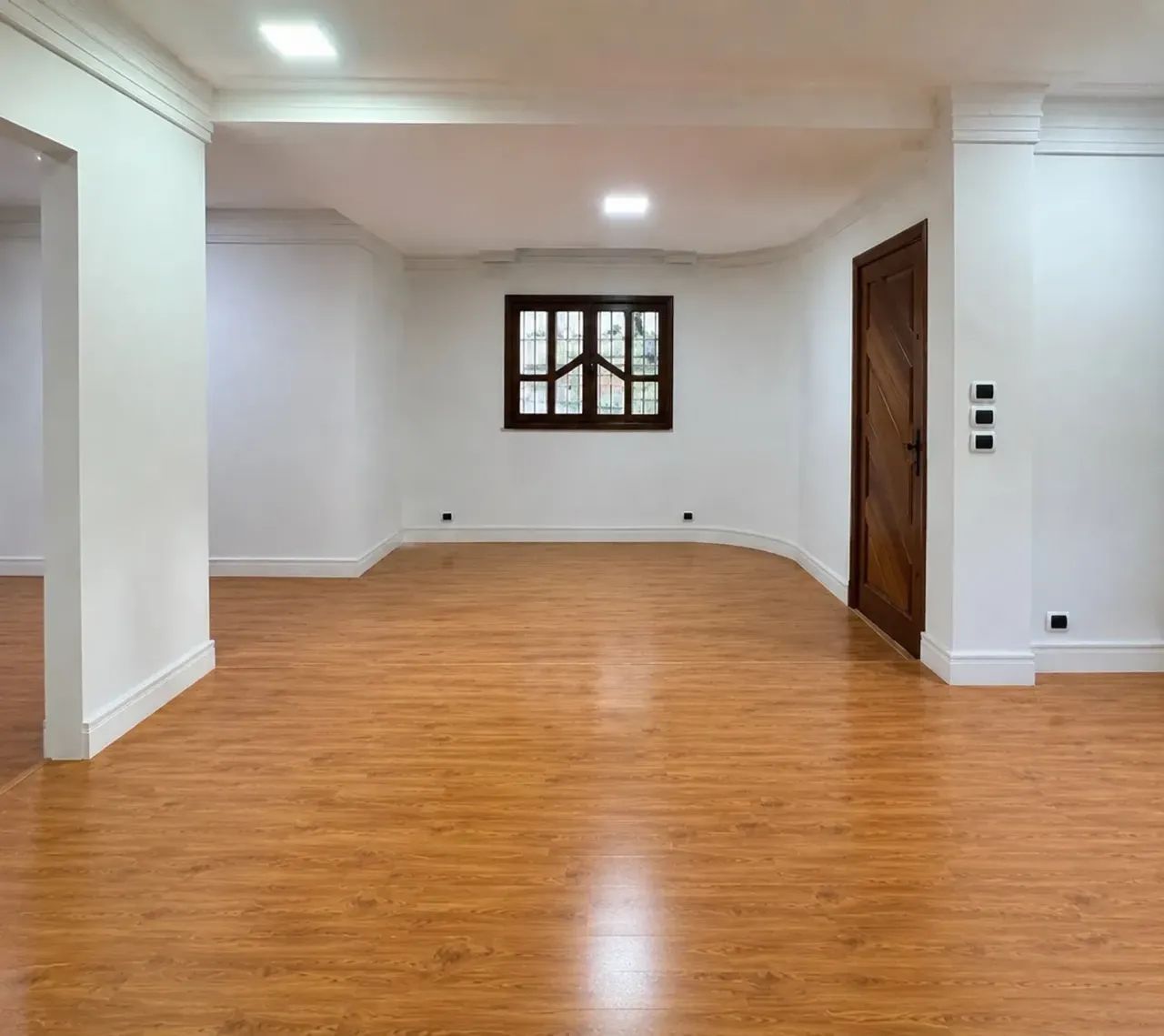 CASA LINEAR 3 QUARTOS 300m² JARDIM CAMBURI VITORIA