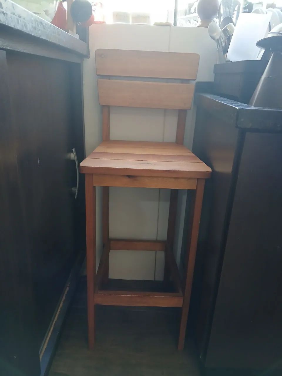 Vendo banquetas de madeira