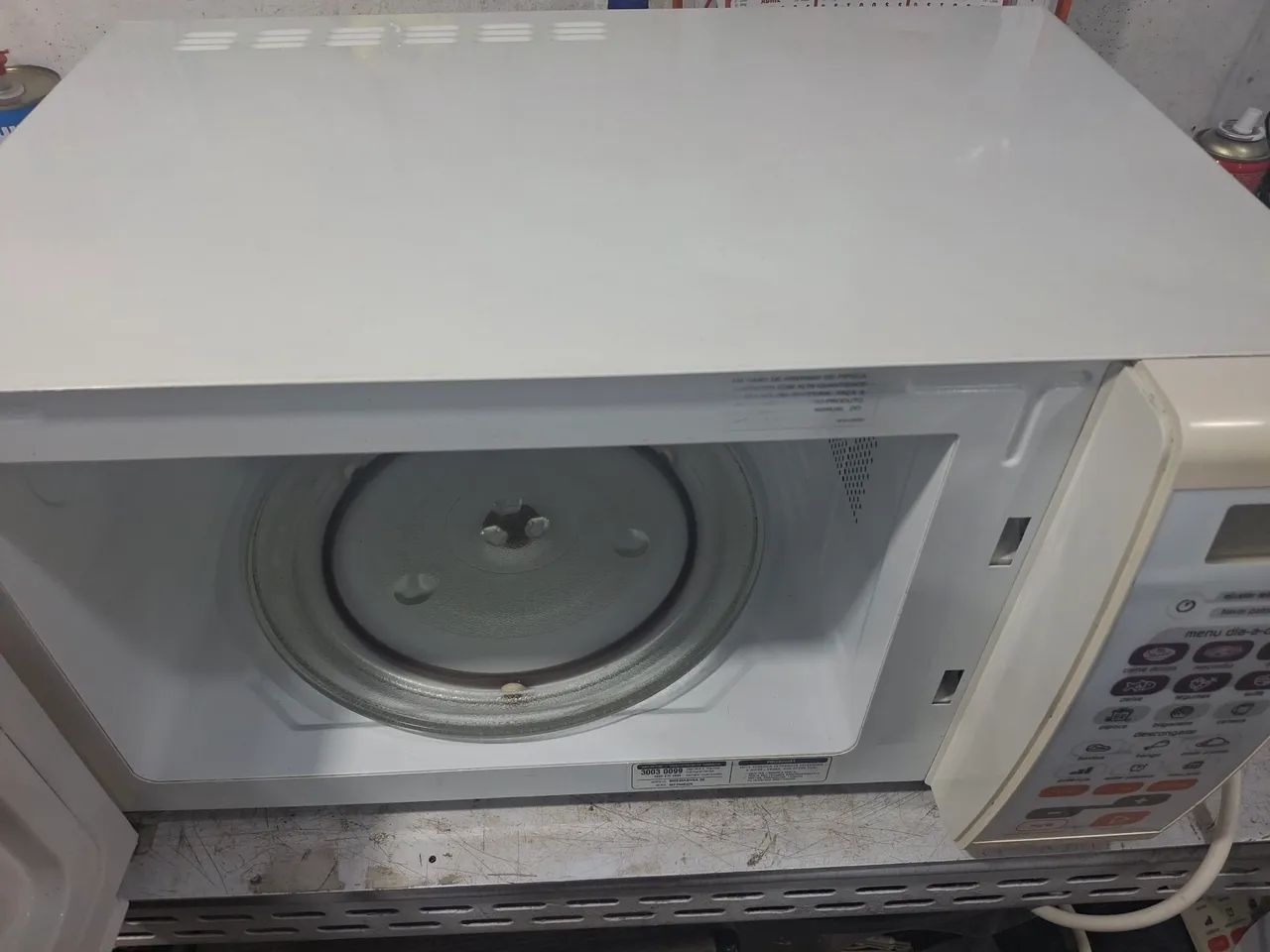 Microondas BRASTEMP ative 31 litros 127 v - Foto 3