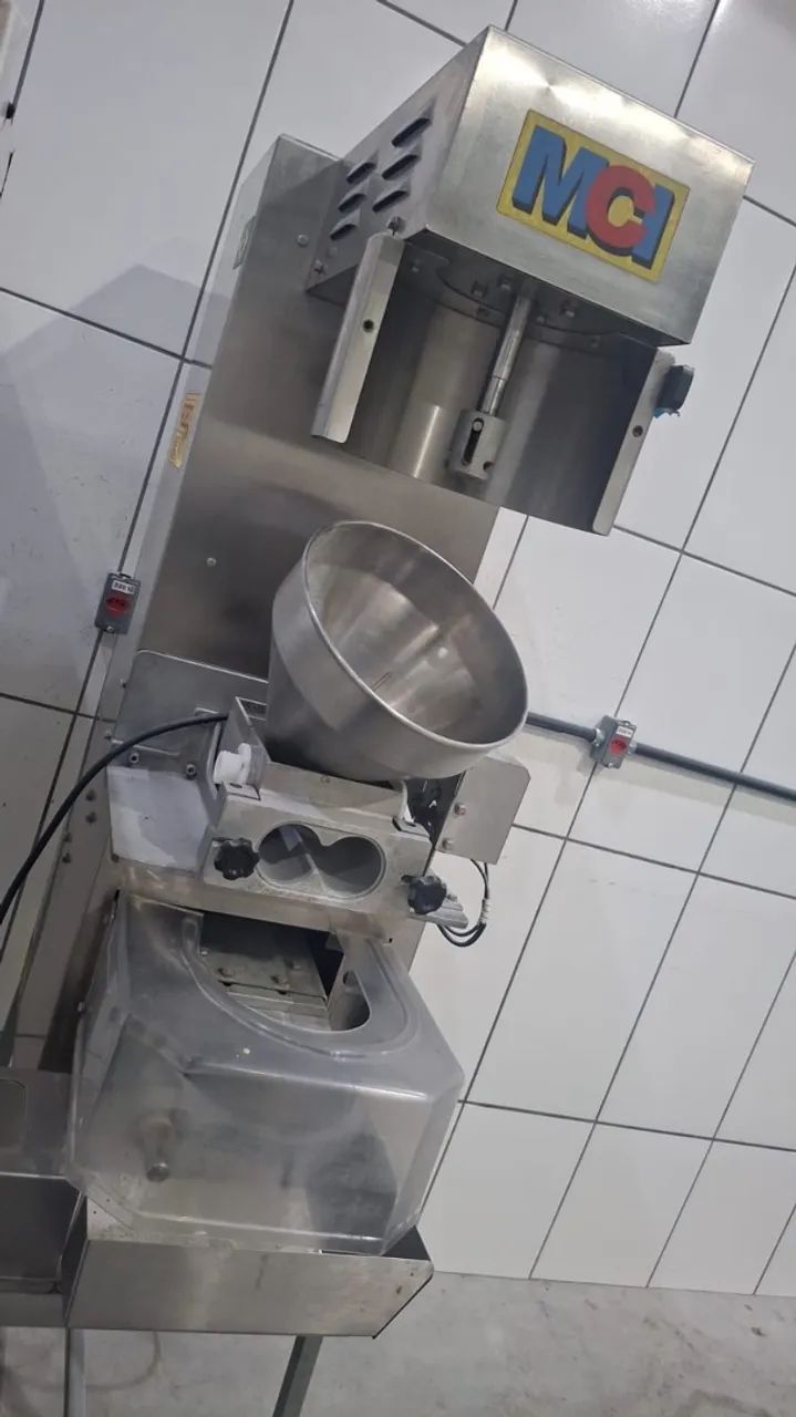 Máquina de salgados Mci  - Foto 2