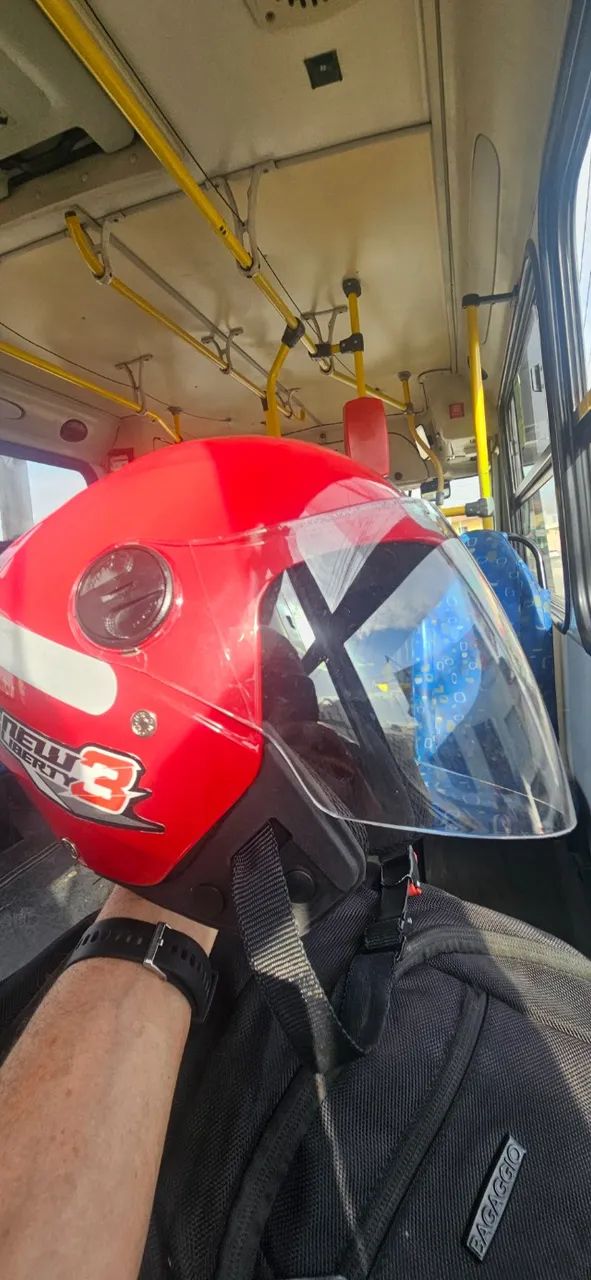 Capacete novinho usado - Foto 2