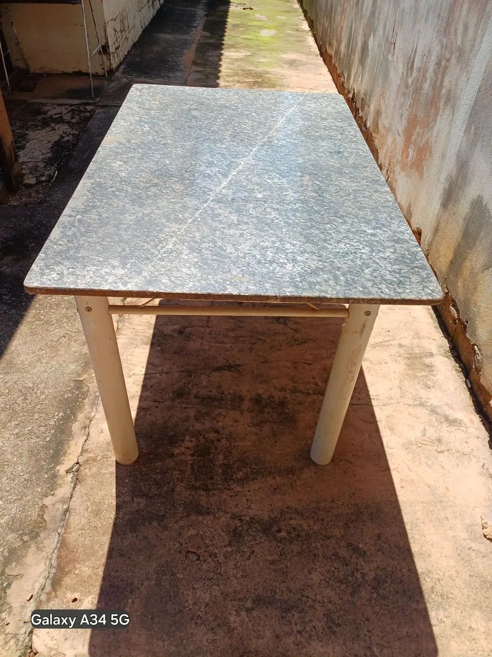 Mesa tampo de granito 
