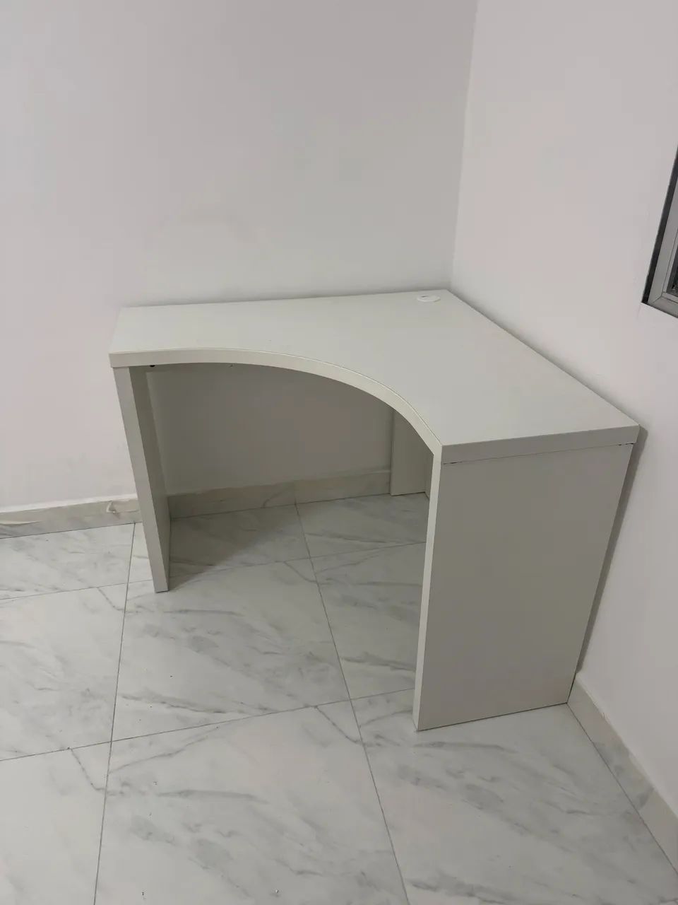 Escrivaninha de canto tokstok 