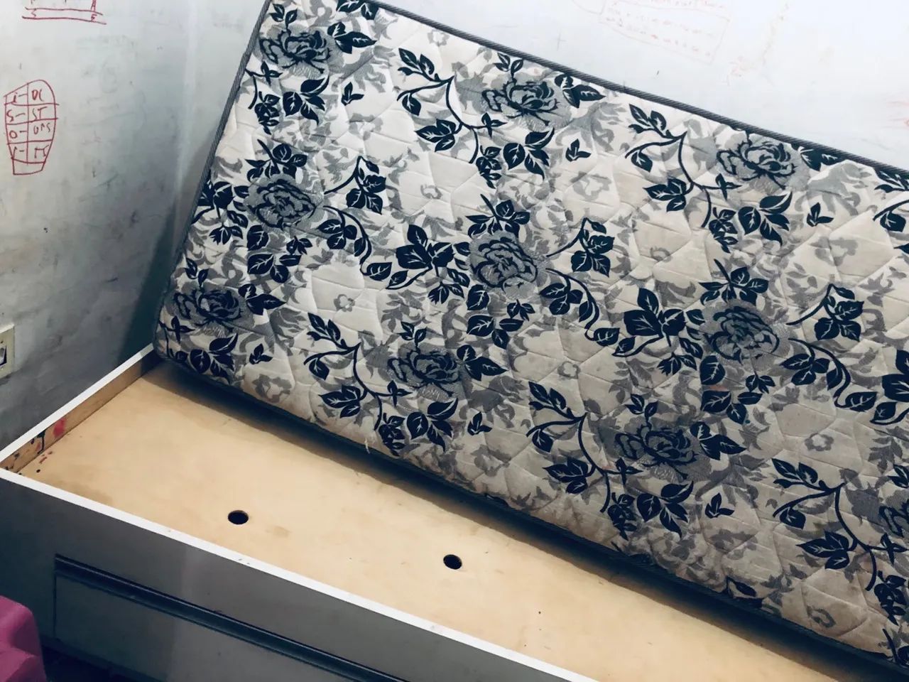 CAMA COM COLCHÃO SOLTEIRO  - Foto 2