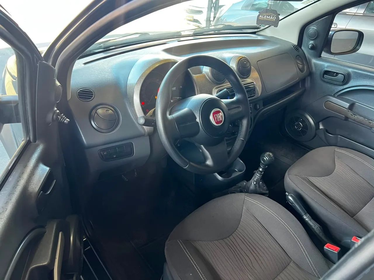Fiat Uno WAY 1.0 Flex 6V 5P 2012 - Foto 4