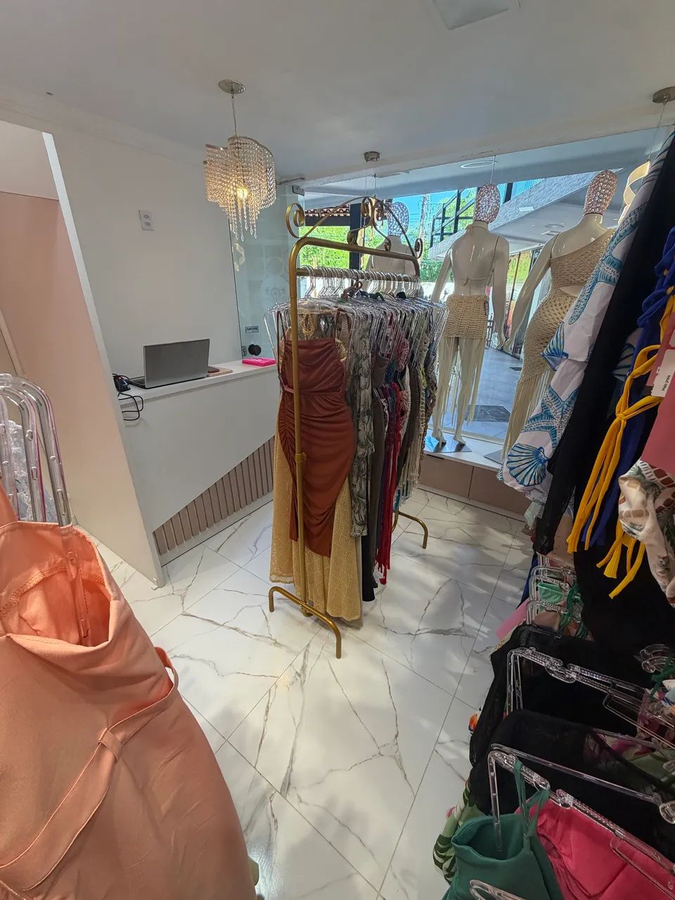 Vendo linda loja de roupas Porto de Galinhas  - Foto 3
