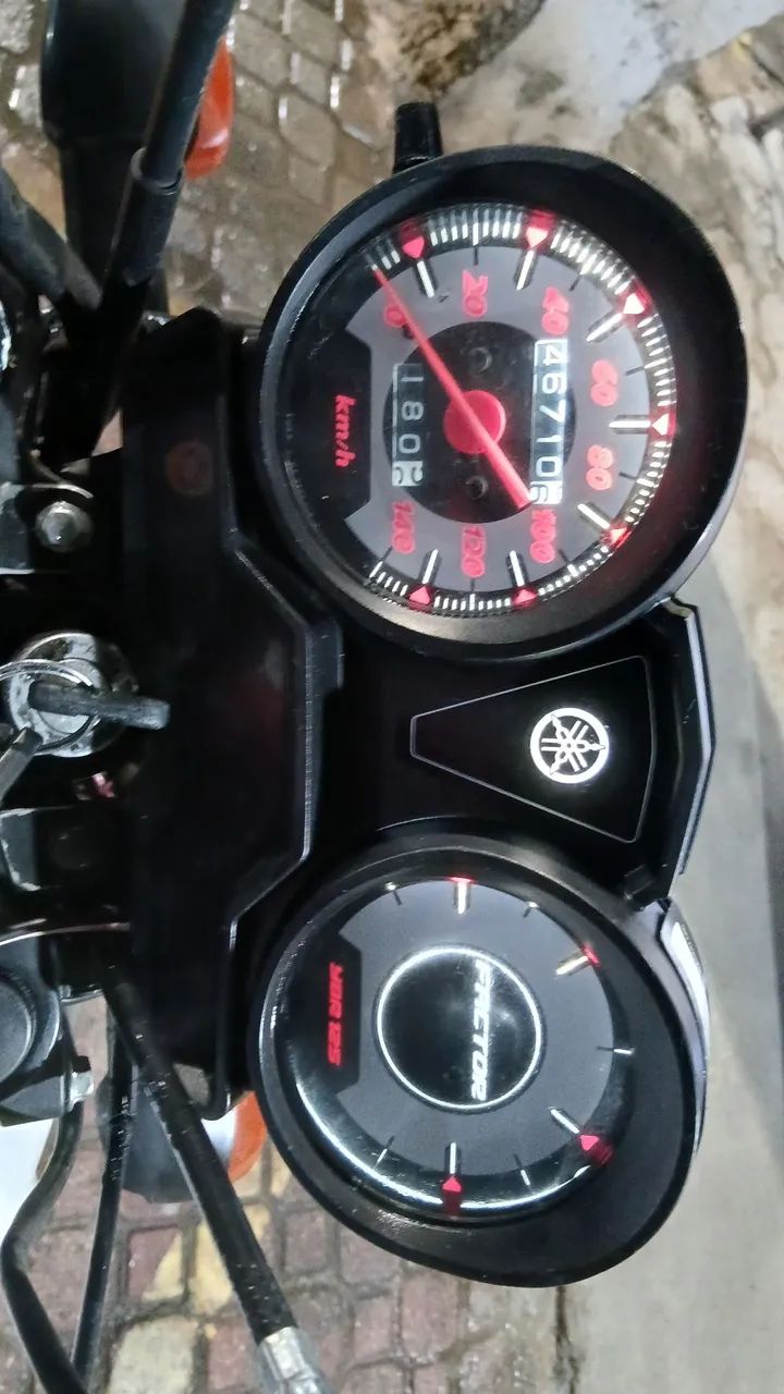 YBR 125 K1 2014 - Foto 3