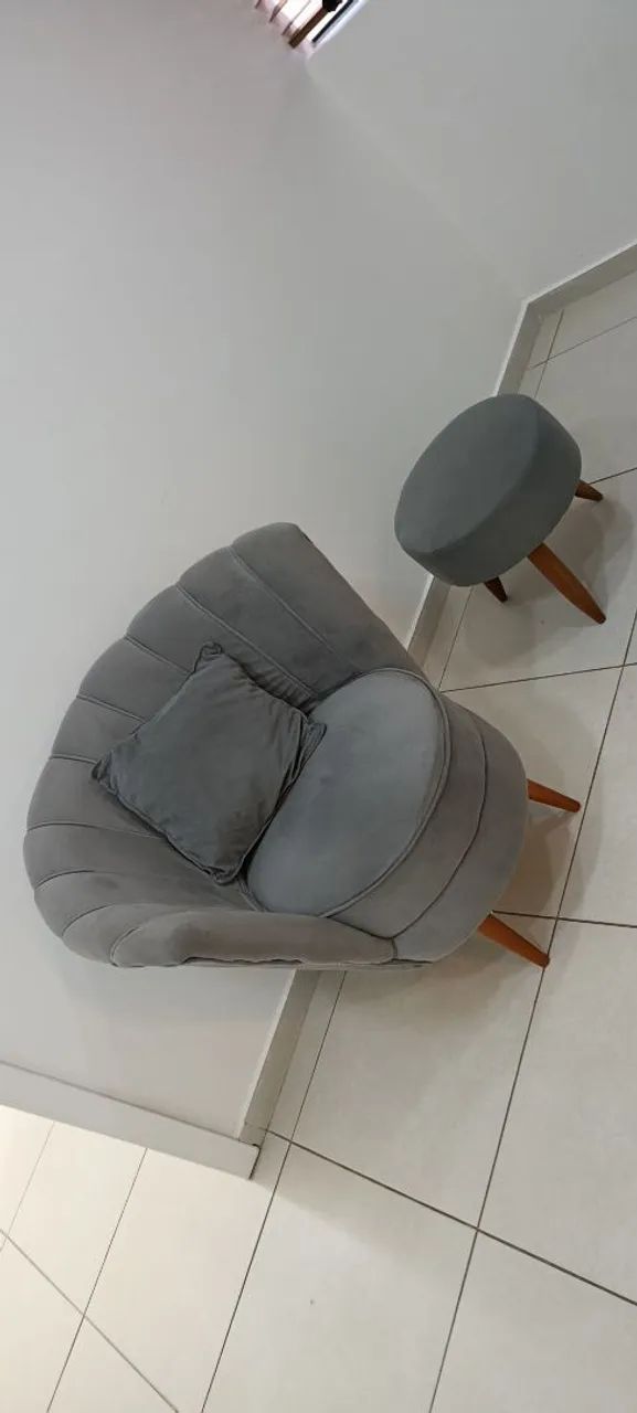 Poltrona em pétala + Puff  - Foto 2