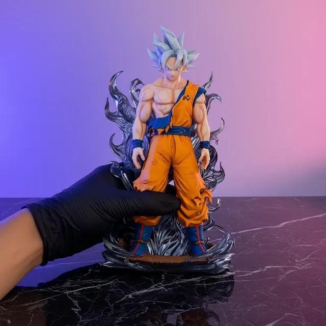 Action Figure Goku instinto Superior