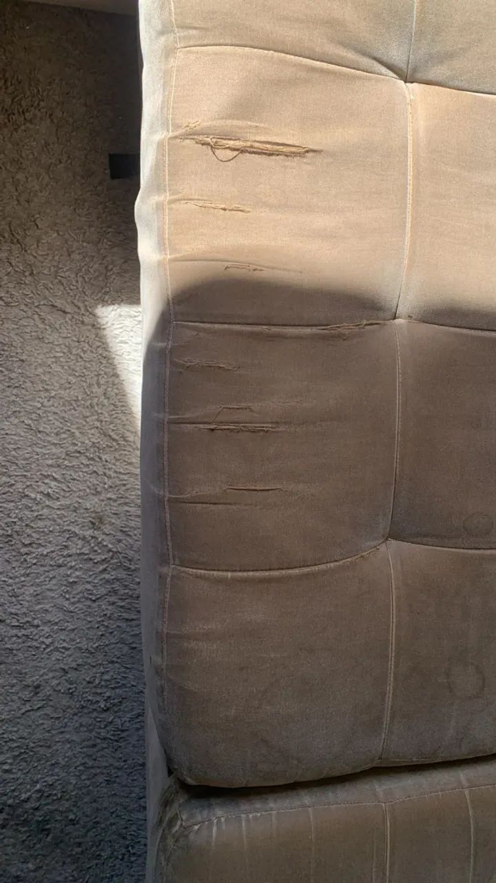 Sofá em "L", tecido, 4 lugares, com chaise fixa numa das laterais - Foto 2