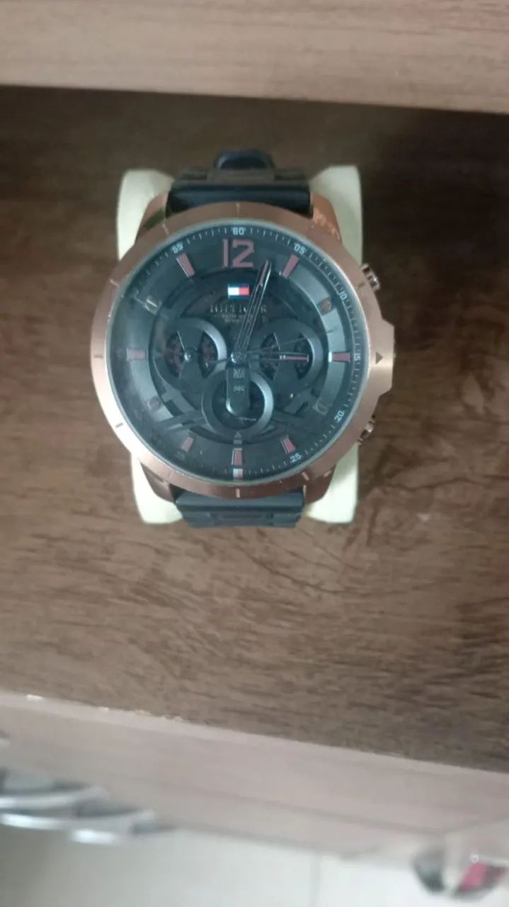 Relógio Tommy Hilfiger Semi novo e multimídia 9 polegadas twin com carplay  - Foto 3