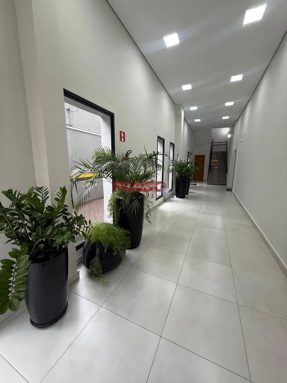 SALA COMERCIAL ALTO PADRÃO PARA LOCAÇÃO - Foto 5