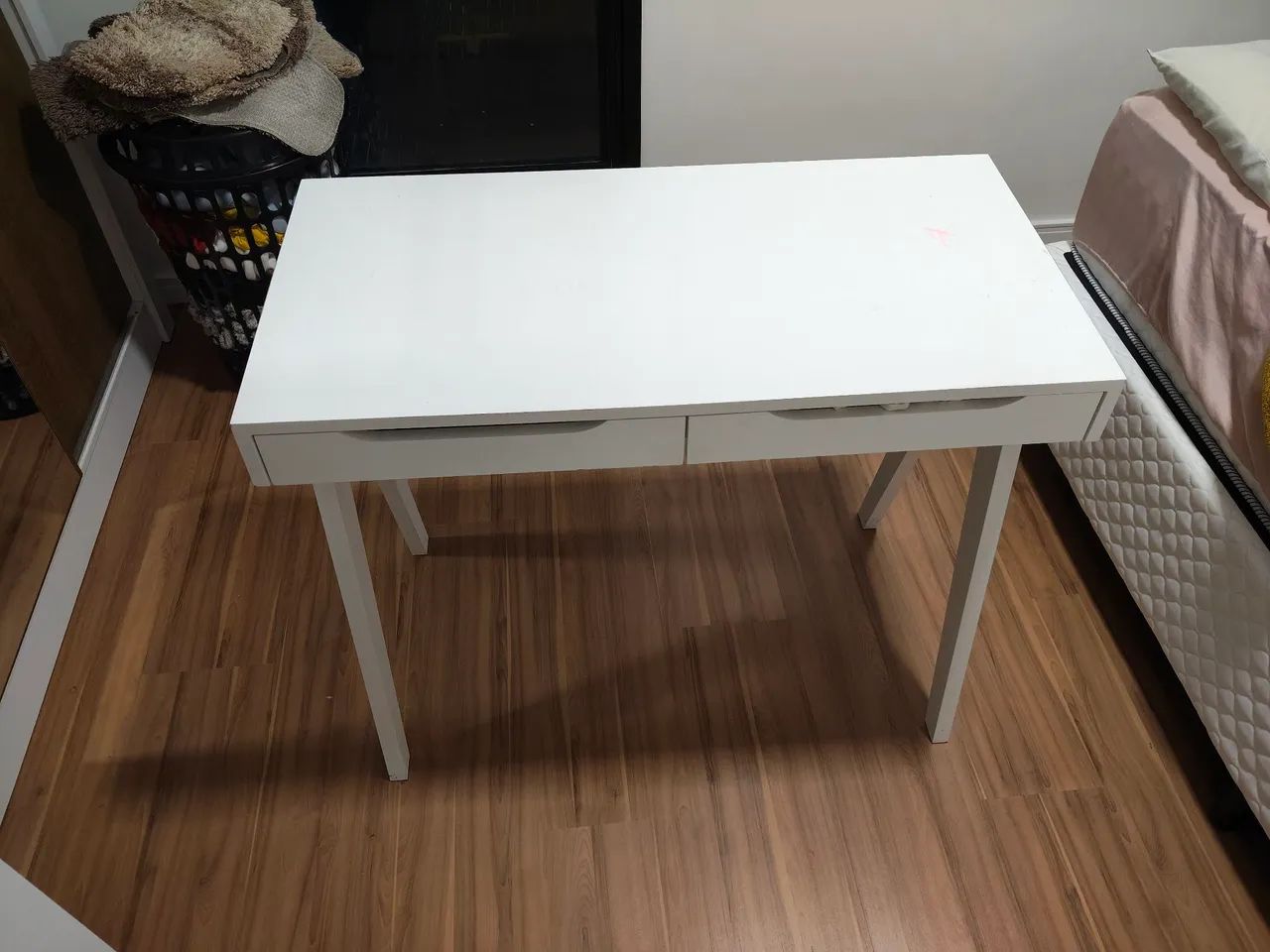 Mesa escrivaninha branca