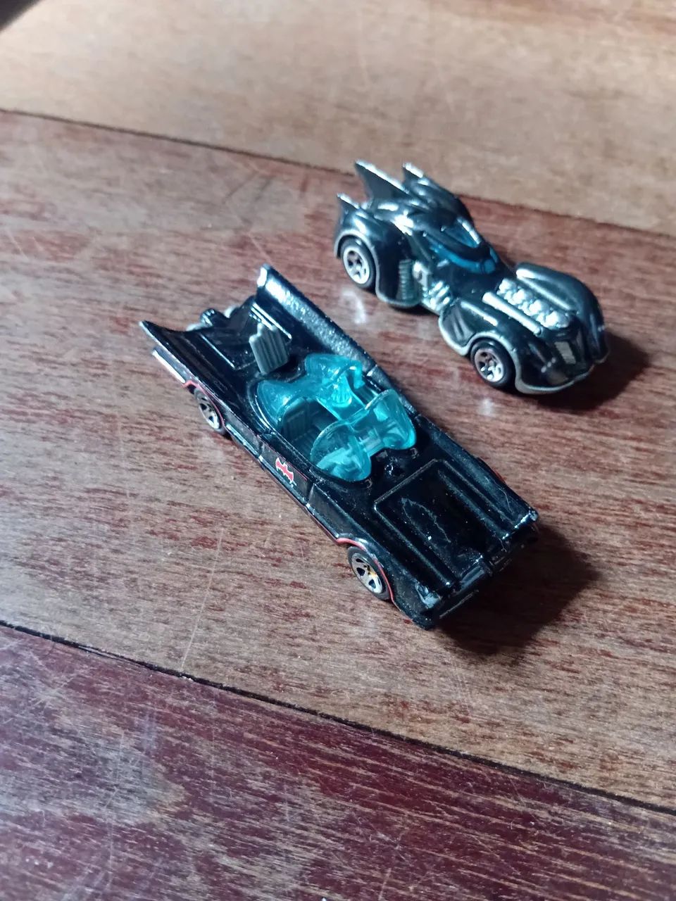 Batman Hot Wheels em bom estado