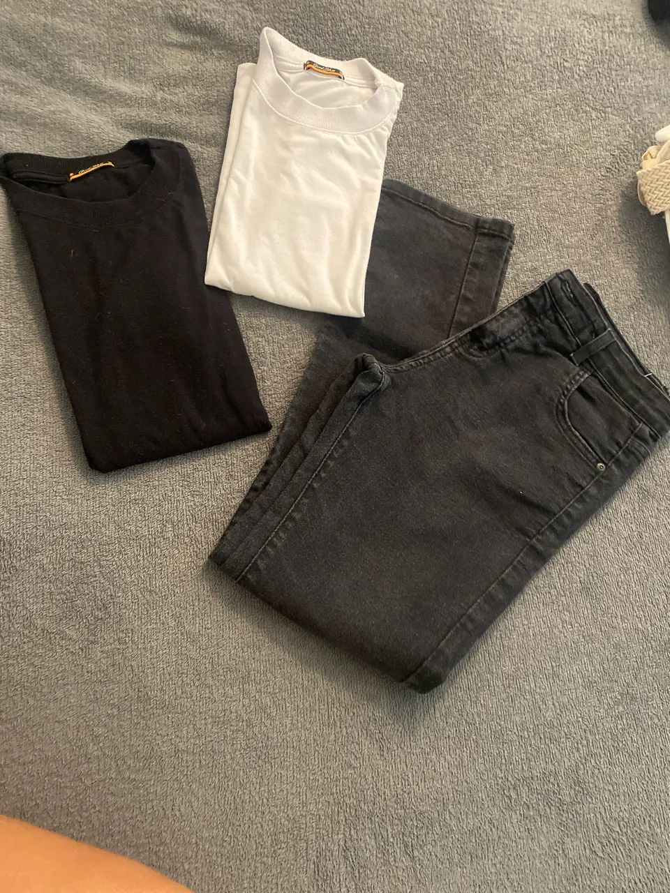 Kit calça e camisetas