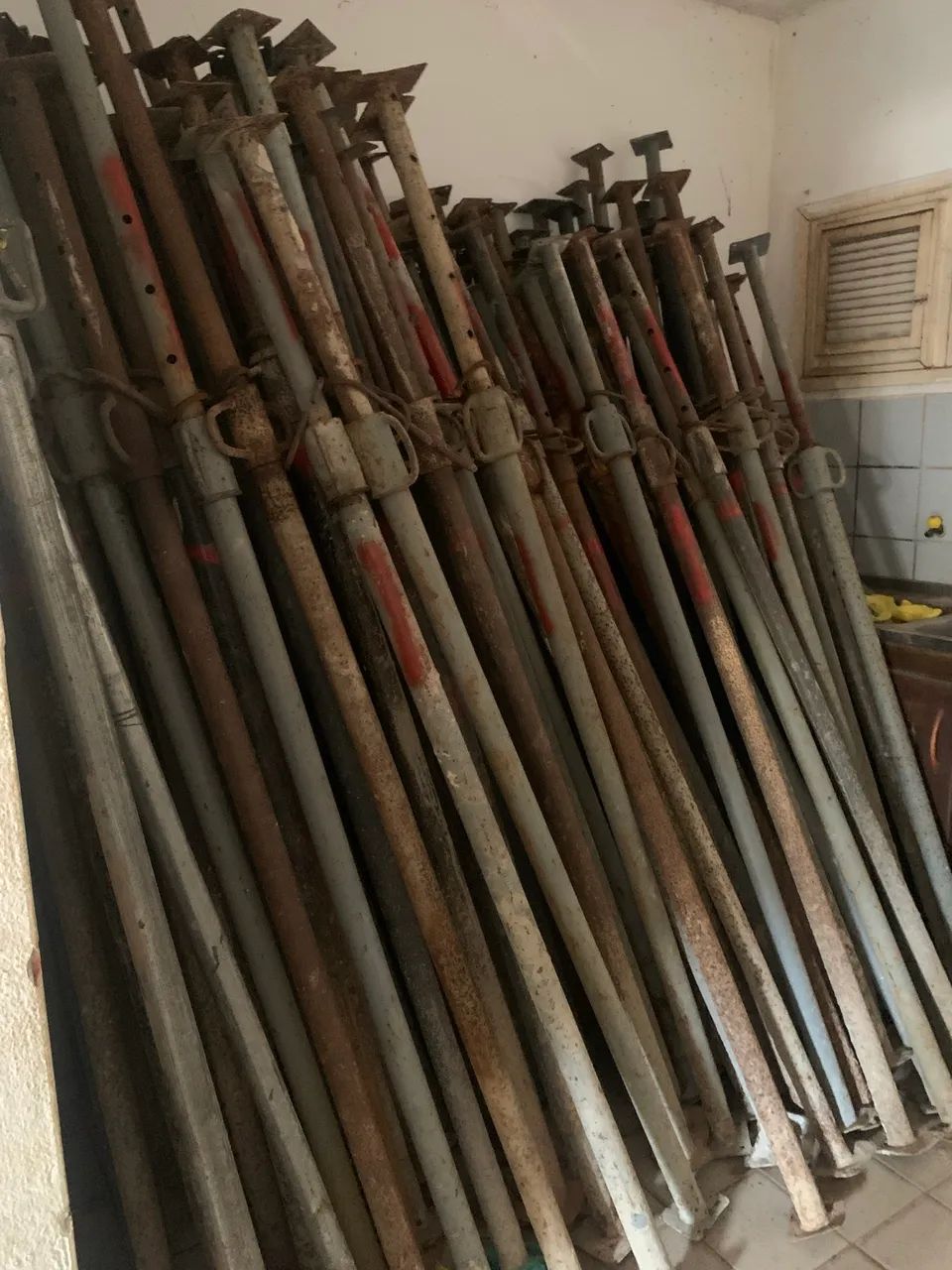  Aluguel de Escoras metálicas 