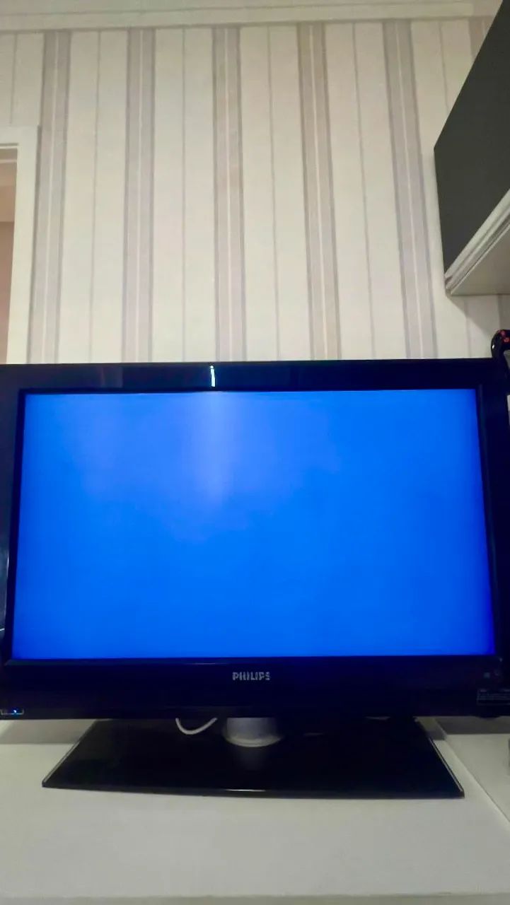 TV Philips LCD 37" - Modelo 37PFL5332/78 (Televisão)
