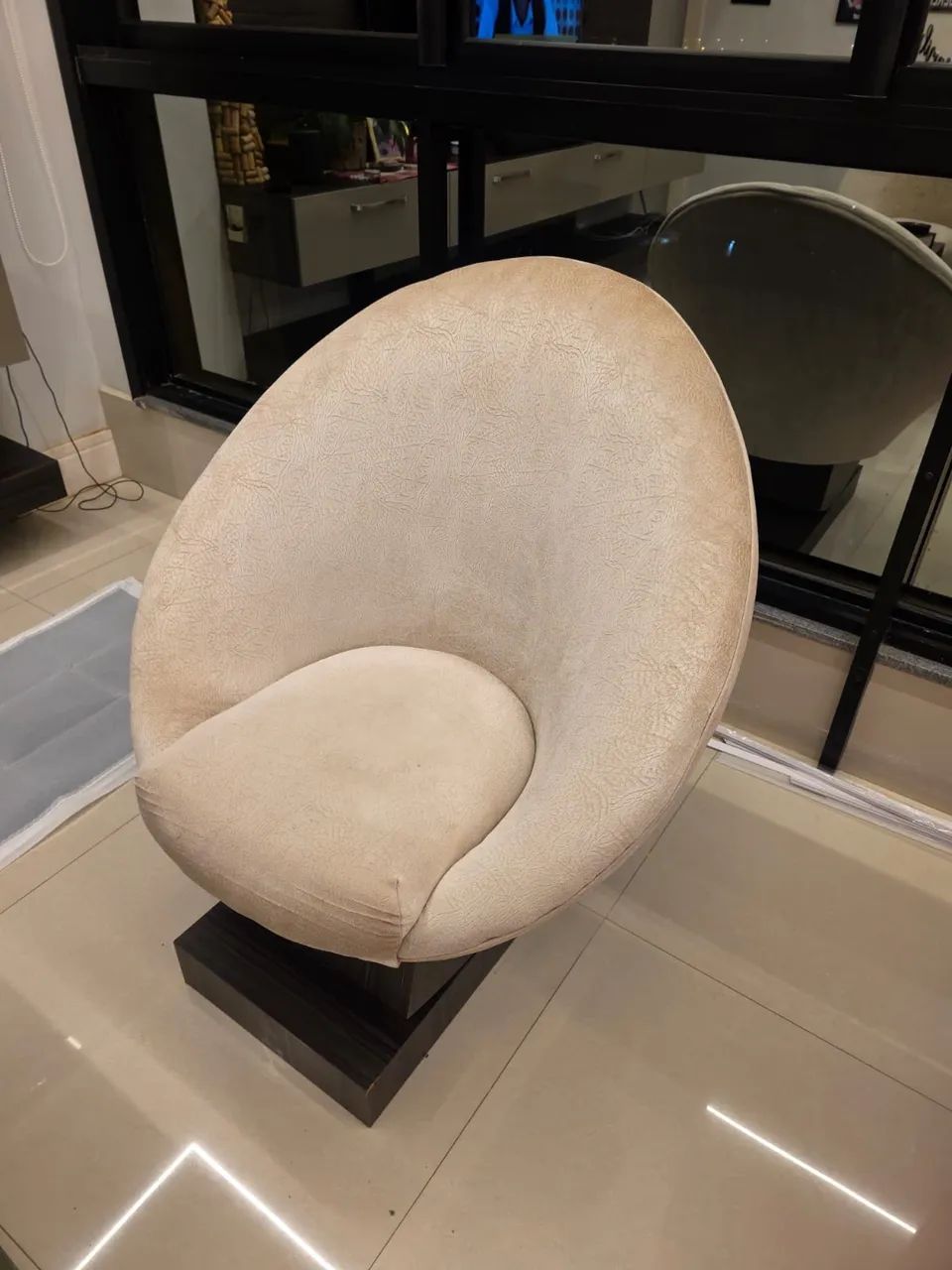 DUAS Poltronas inclináveis