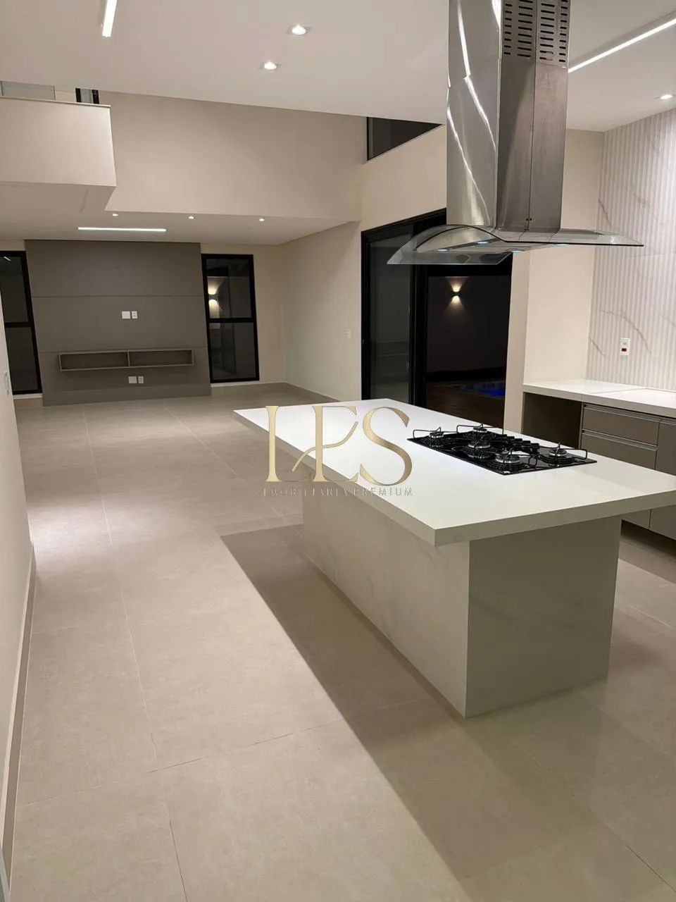 Casa à venda e para alugar em Serra, Jacuhy, com 4 quartos, com 330 m², Alphaville Jacuhy - Foto 5