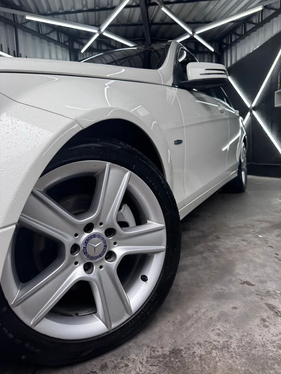 Mercedes-Benz C-180 C-180 CGI Classic 1.8 16V 156cv Aut. 2011