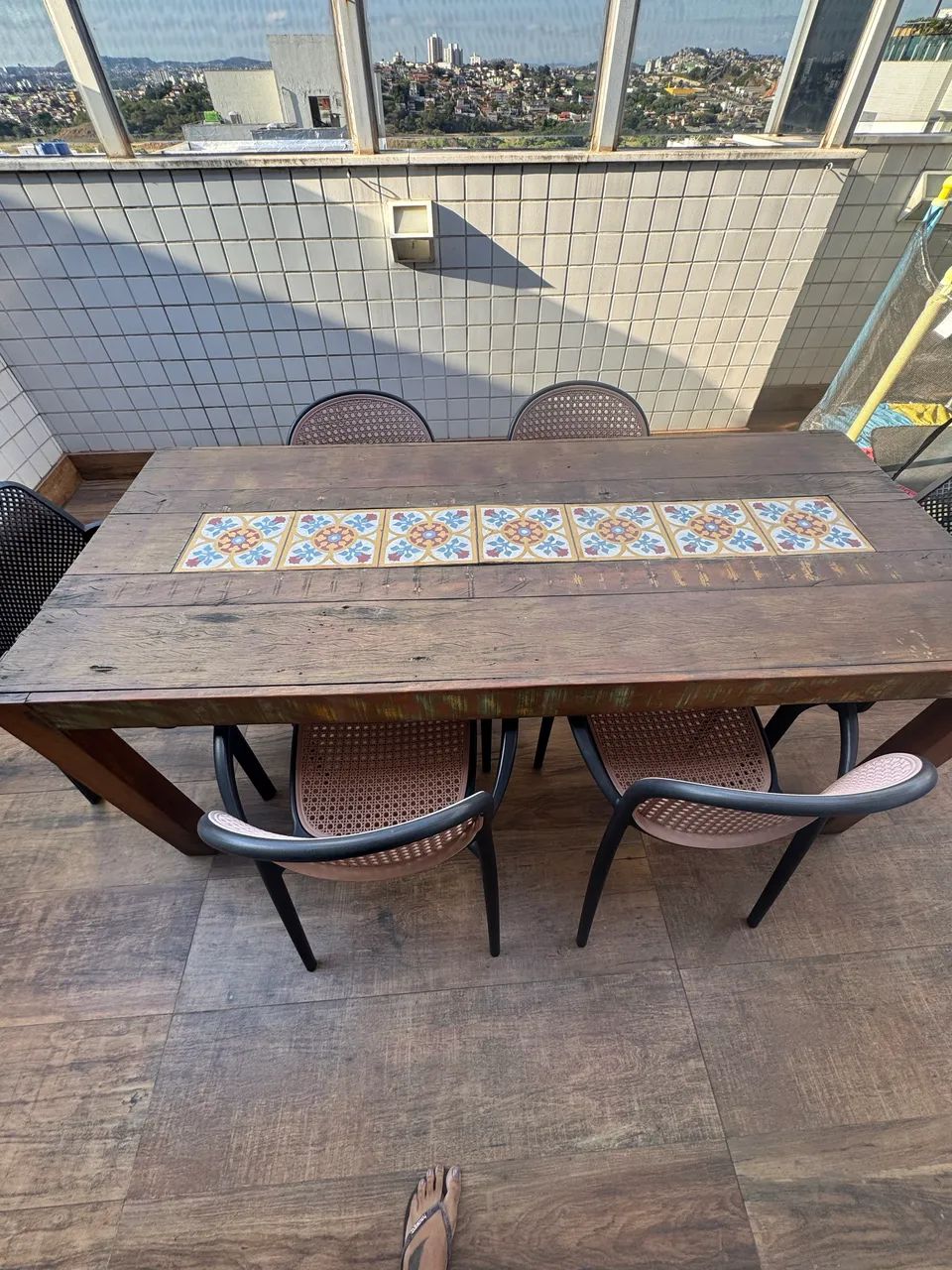 Mesa de Madeira Tratada 1,81m - R$ 550