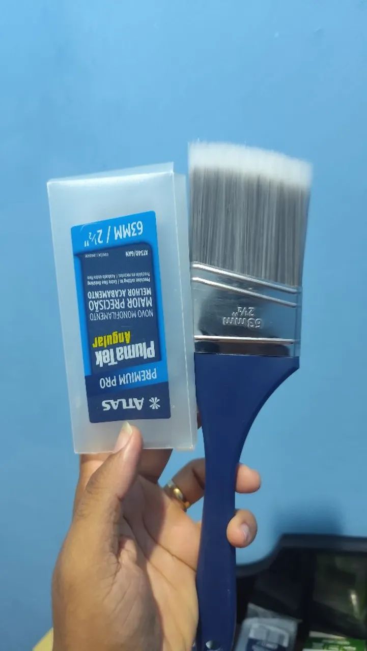 Trinchas e pincéis 