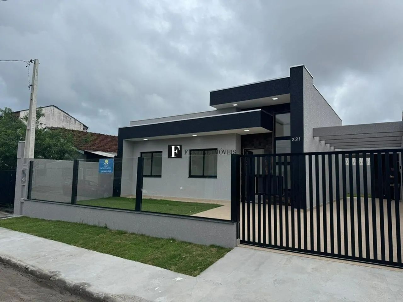 Casa com espaço de terreno e piscina em Ipanema - Foto 3