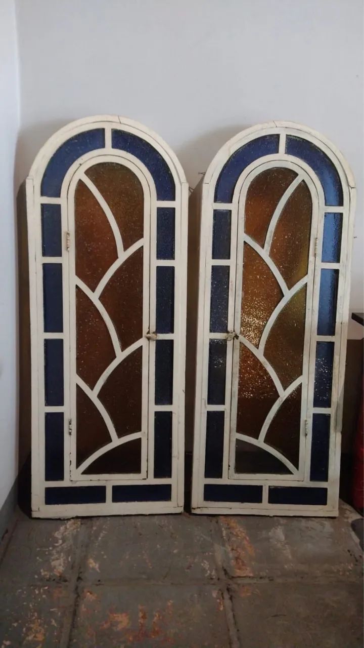 Janelas antigas de ferro com vitral  - Foto 4