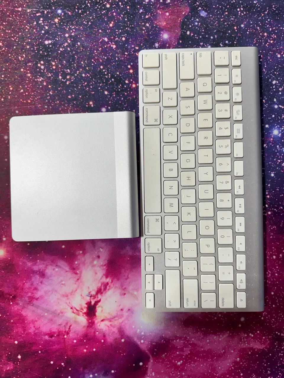 Mac Mini 2012 i5 16GB + Teclado Apple + Magic Trackpad