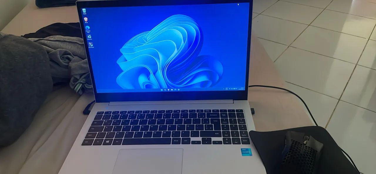 Notebook SAMSUNG I3 com ssd 220 gb 