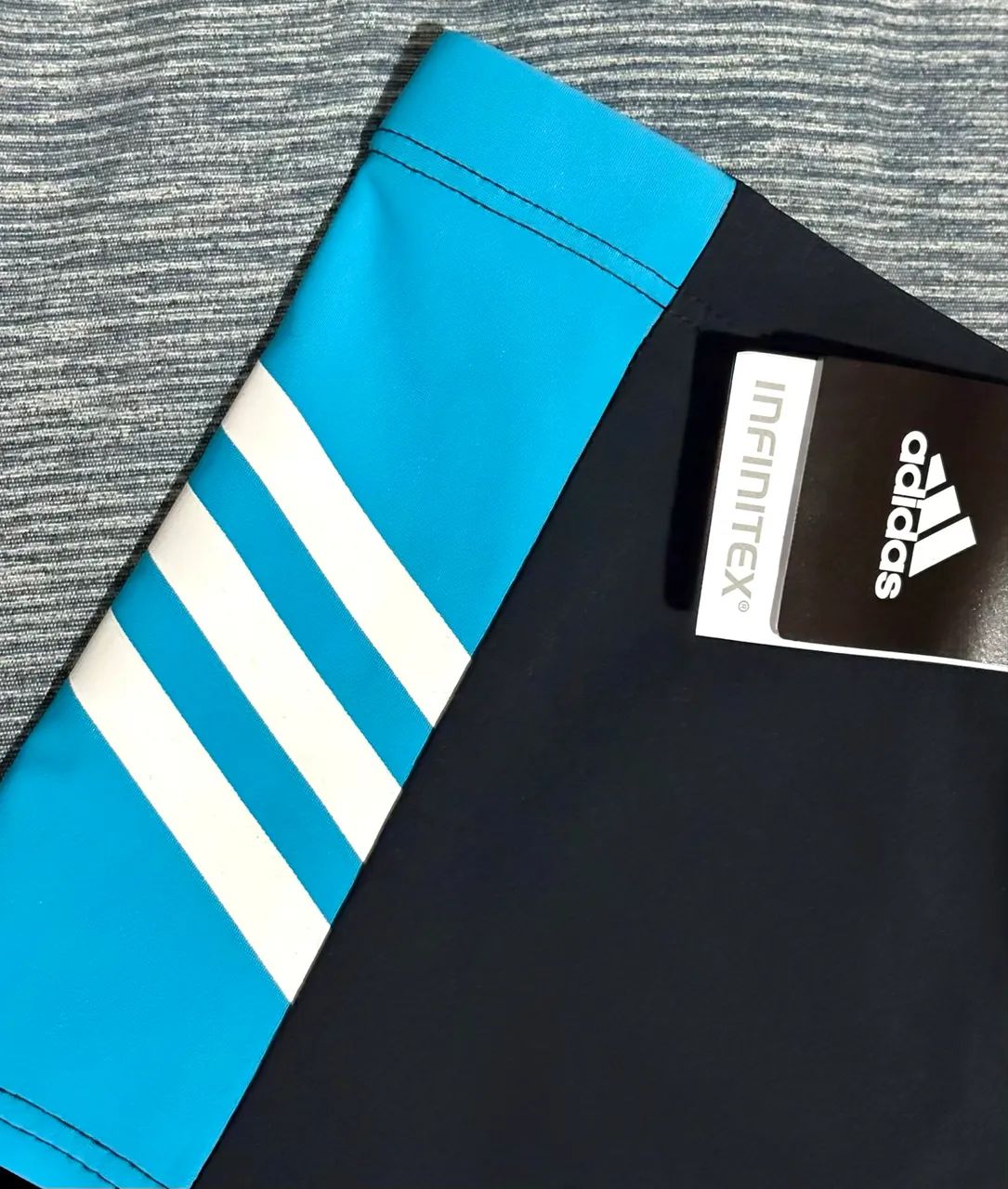 Sunga ADIDAS, NOVA. Cor Preto com recortes em Azul. - Foto 2