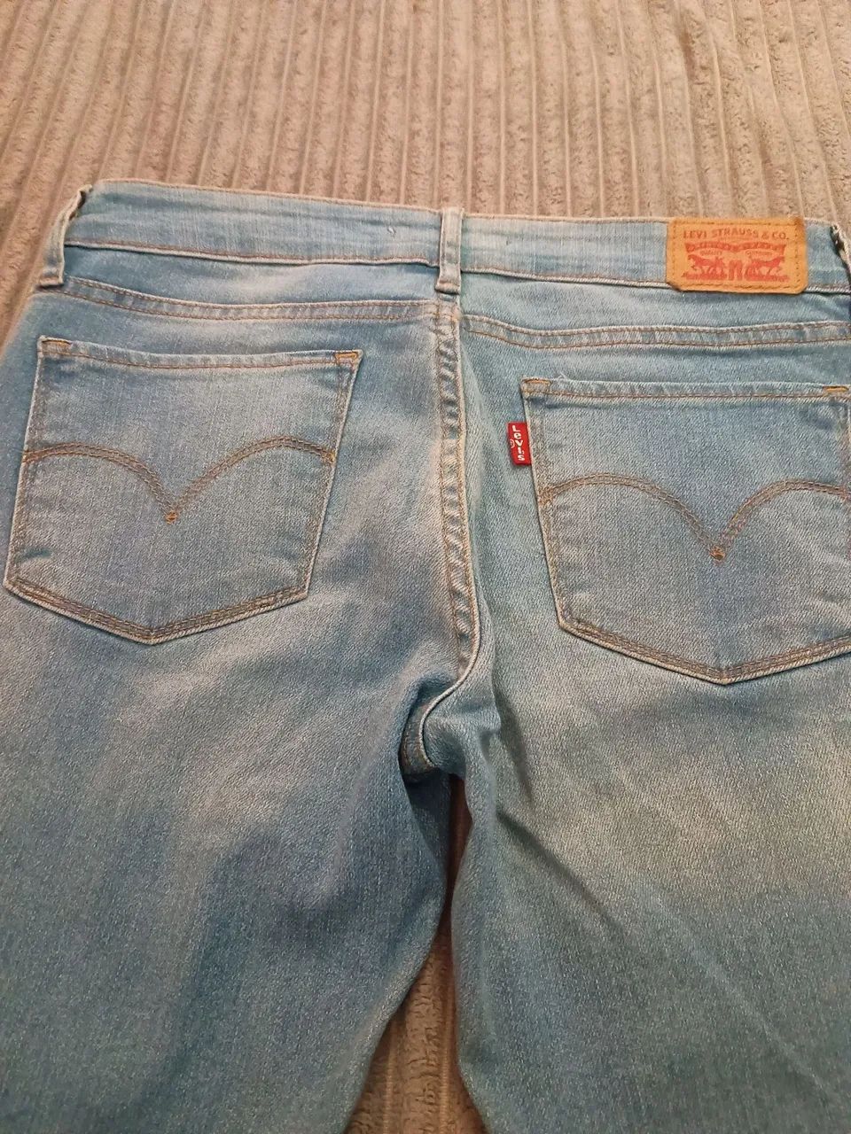 Calça Levis Strauss skine semi nova  - Foto 4