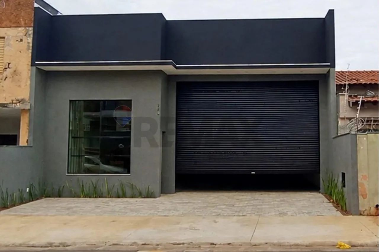 Galpão Comercial 190m² c/ Escritórios e Vagas
