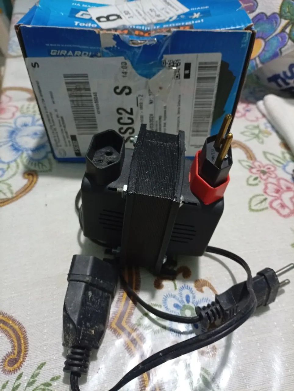 Transformador de voltagem 110/220 volts - Foto 2