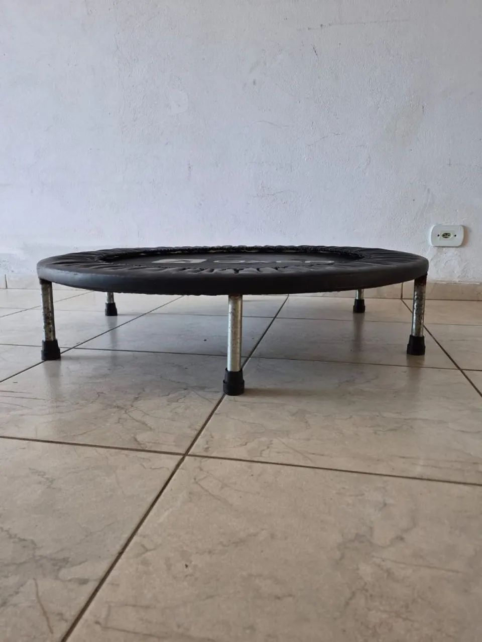 Trampolim jump oferece usado