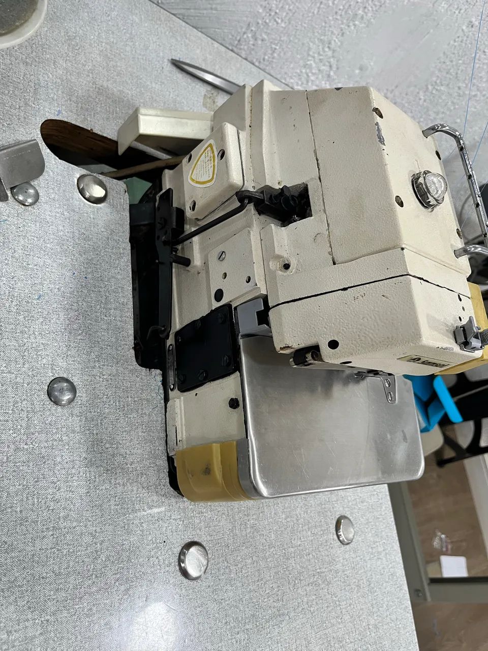 Máquina Overloque Industrial Sansei 737E - Revisada e Pronta para Uso   - Foto 6