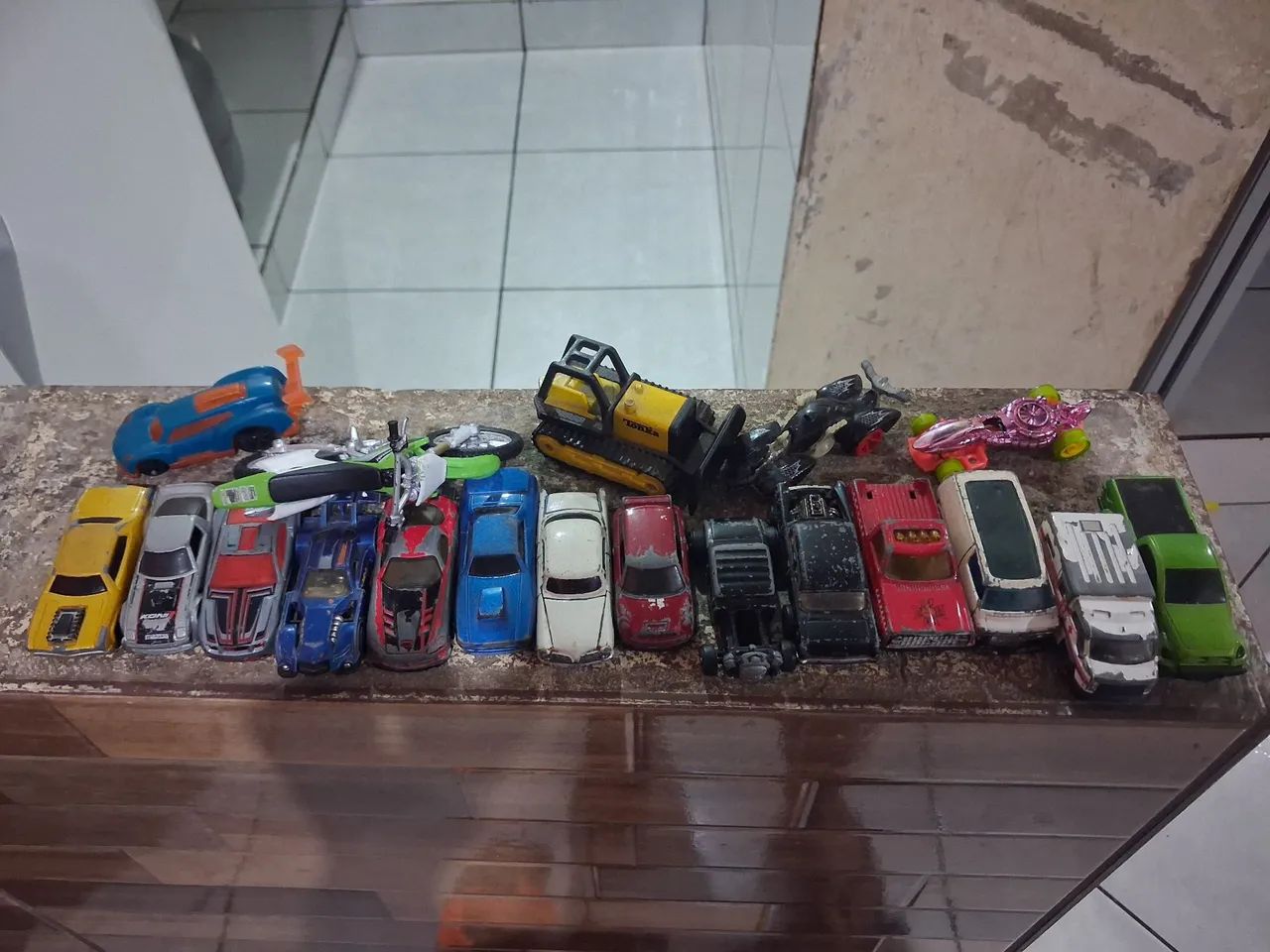 Carrinhos de ferro miniaturas 