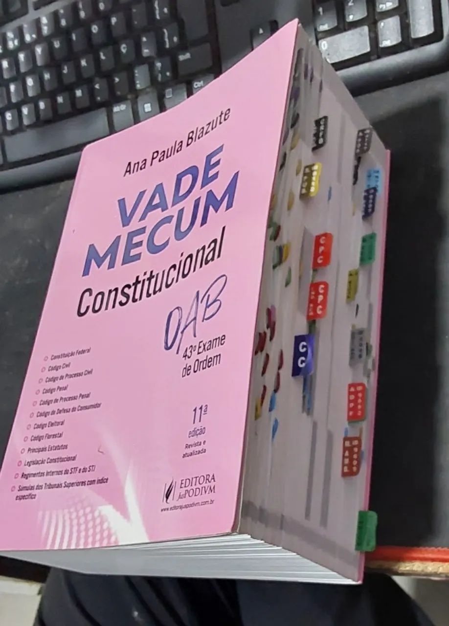 VADE MECUM CONSTITUCIONAL - ANA PAULA BLAZUTE